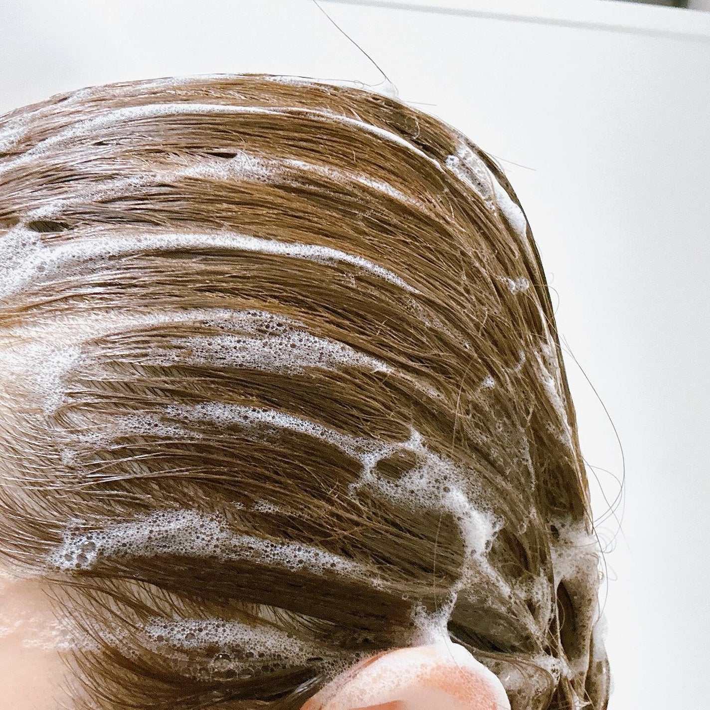 あいフォロバ100% on LIPS 「・髪のダメージで悩んでない?ずーっとヘアカラー繰り返してるから..」(4枚目)