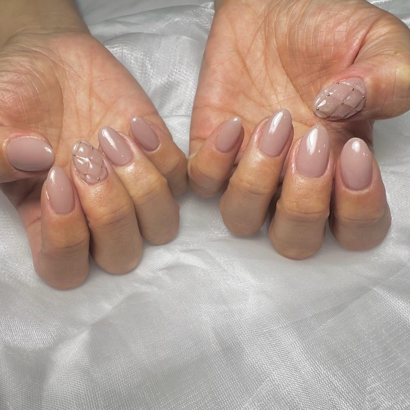 kanna on LIPS 「・・・𝑄𝑢𝑖𝑙𝑡𝑖𝑛𝑔𝑛𝑎𝑖𝑙💄💋🩷シンプルピンクベージュにポ..」(2枚目)