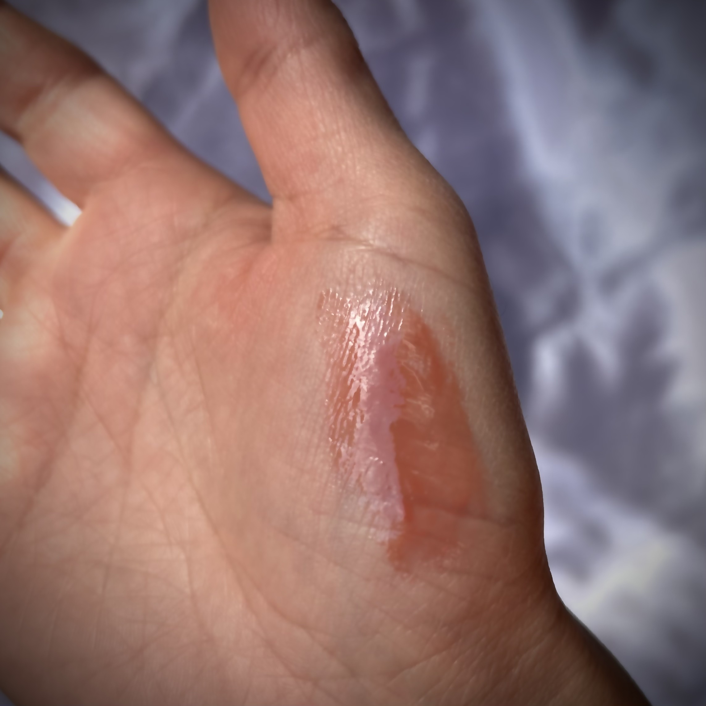 GLOWY TINT BALM/AOU/リップグロスを使ったクチコミ（2枚目）