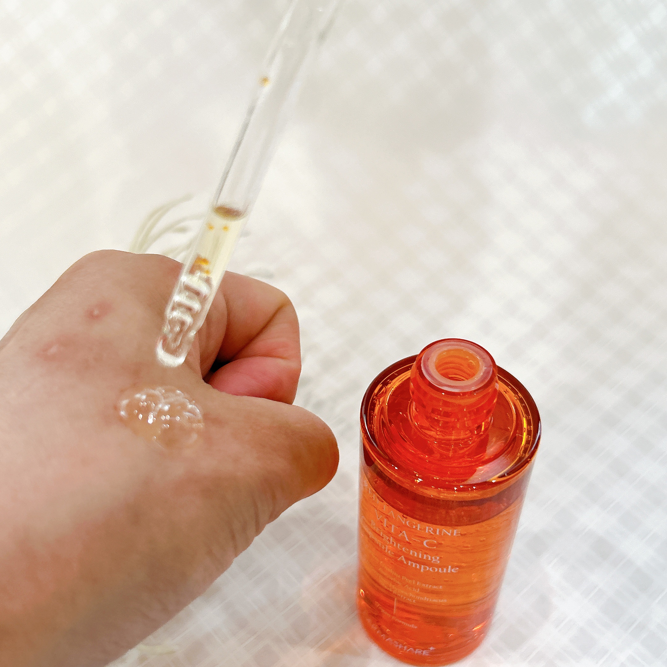 レッドタンジェリンVITA-Cカプセルセラム/DERMASHARE/美容液を使ったクチコミ（2枚目）