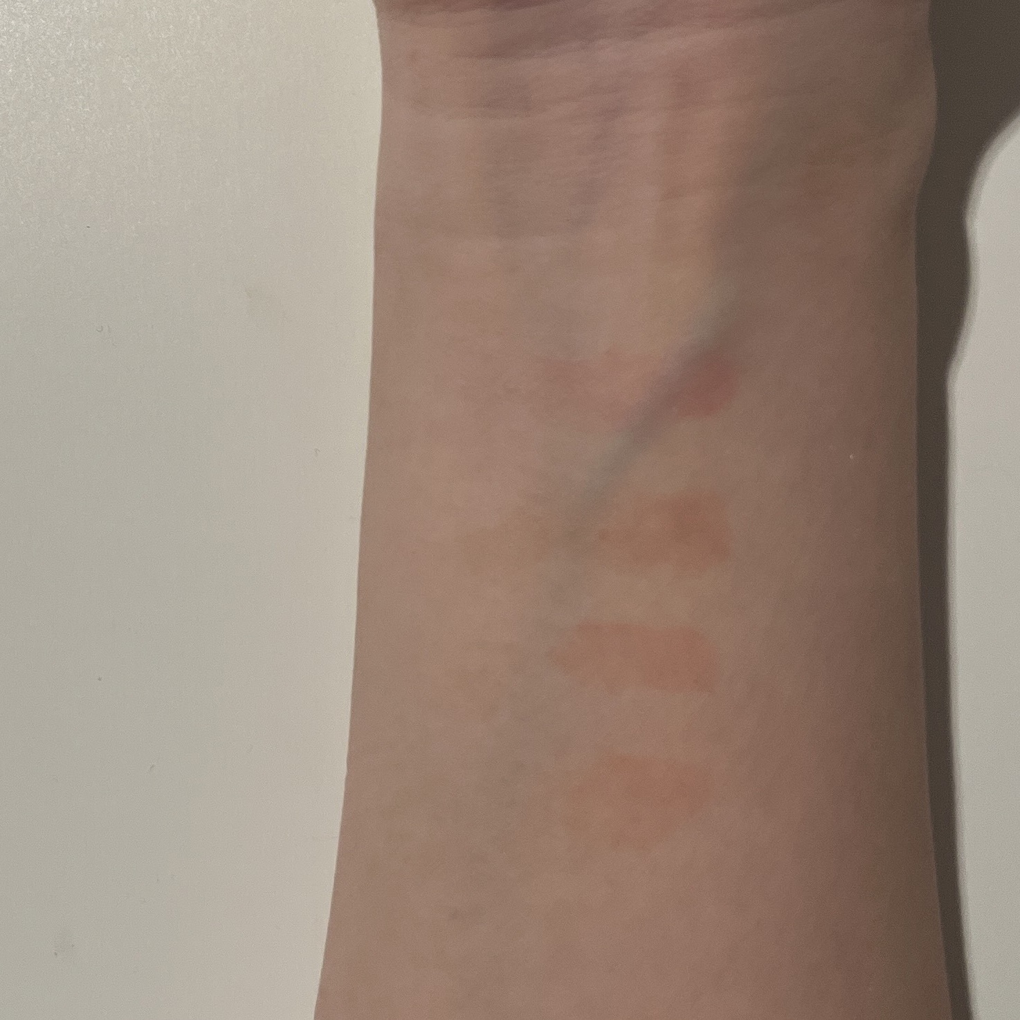 グロウ フィクシングティント/ETUDE/リップティントを使ったクチコミ（2枚目）