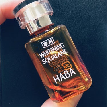 HABAの薬用ホワイトニングスクワラン

これを使い出してから肌が健やか😭💕
塗ってる感がないのに水分が保てています！
ベタつかないし、顔に使うから無臭なのも嬉しい。
パケはオレンジっぽいけど、中身は無