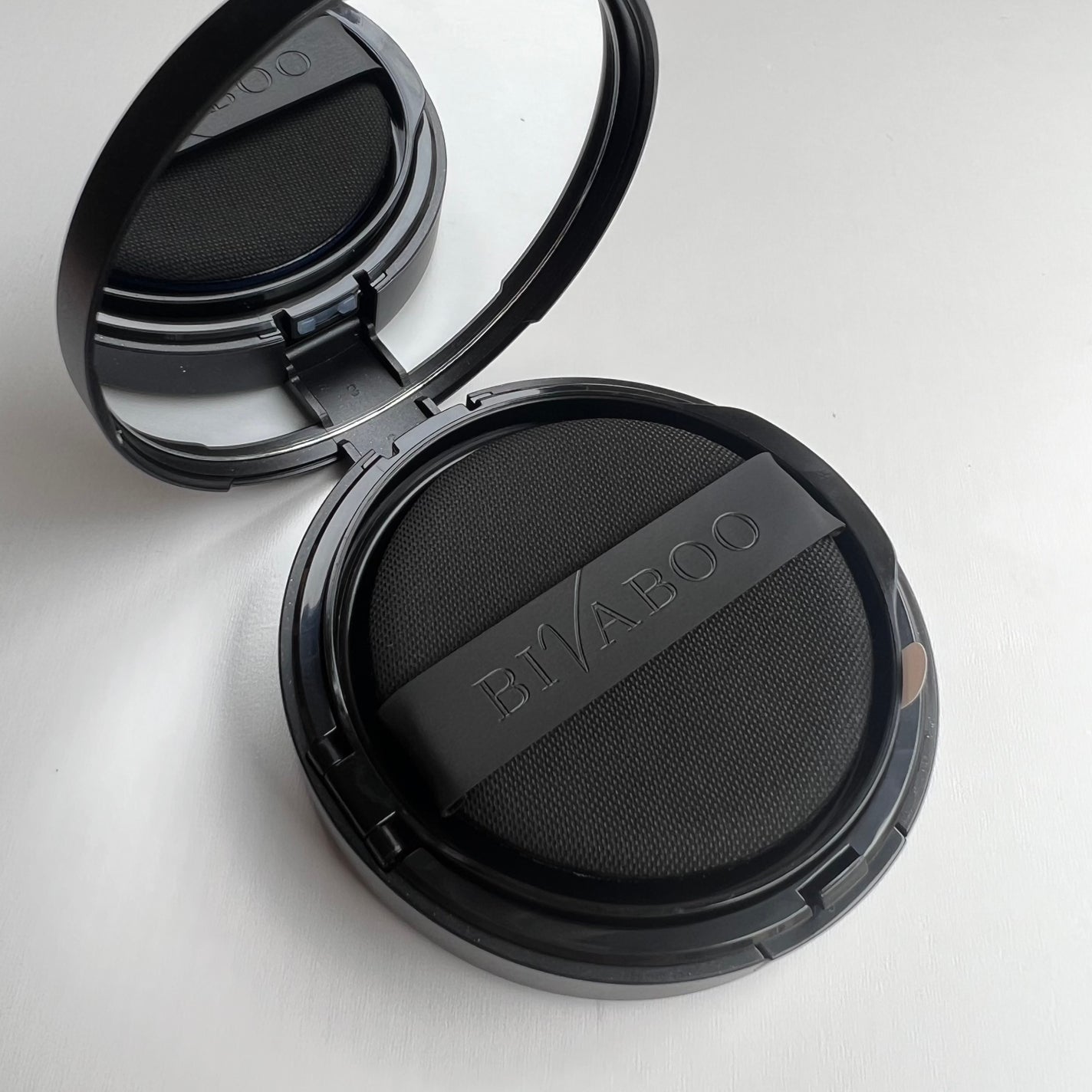 ベルベットジュエルクッション/BIVABOO/クッションファンデーションを使ったクチコミ(3枚目)