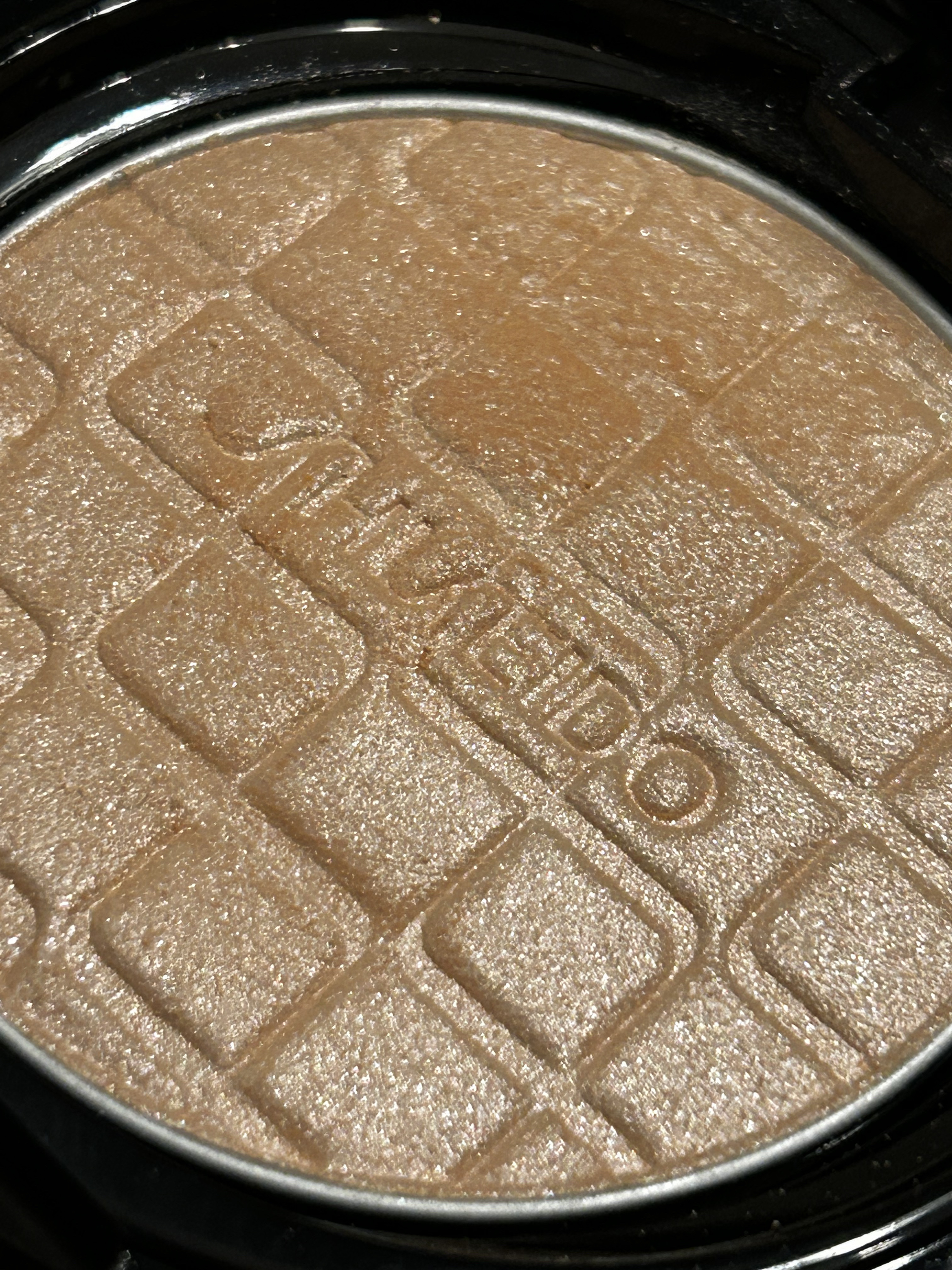 オーラデュウ プリズム イルミネーター 01/SHISEIDO/プレストパウダーを使ったクチコミ（3枚目）