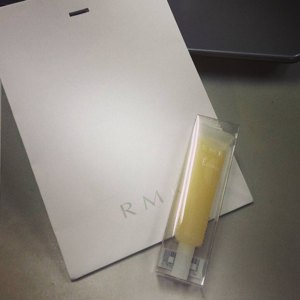 リップエッセンスN/RMK/リップ美容液を使ったクチコミ（1枚目）
