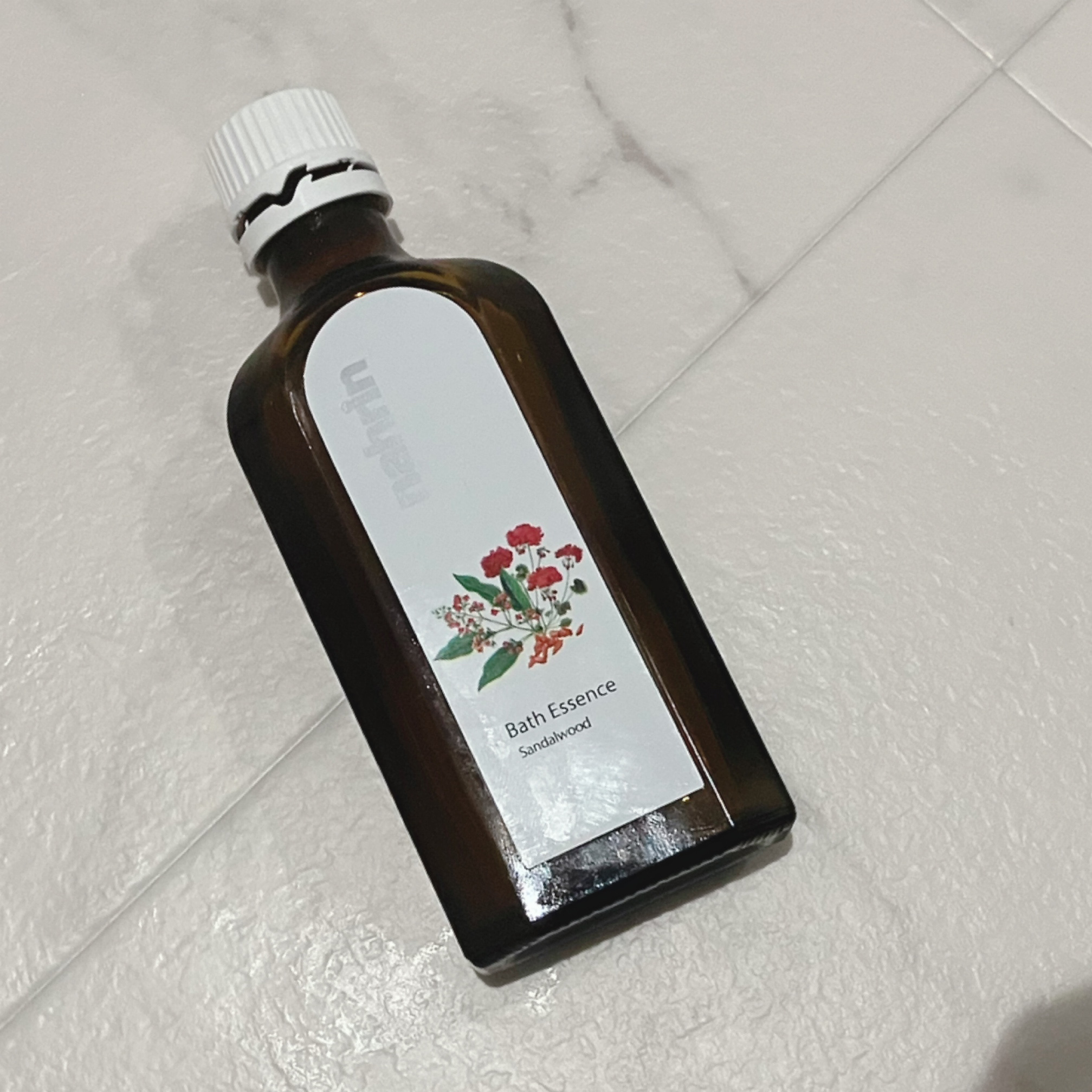 バスエッセンス サンダルウッド/nahrin/保湿系入浴剤を使ったクチコミ（1枚目）