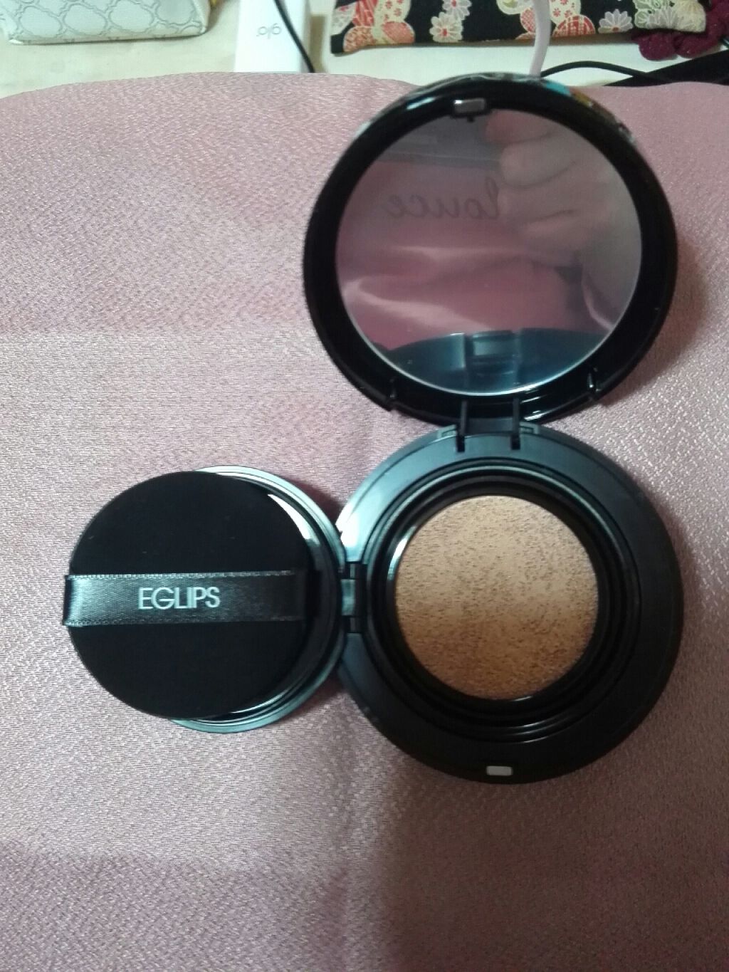 EGLIPS ブラーパウダーパクトのクチコミ「こんにちは、六花です🎵

今回、待ちに待ったクッションファンデとお粉届きましたので、早速レビュ.....」（3枚目）