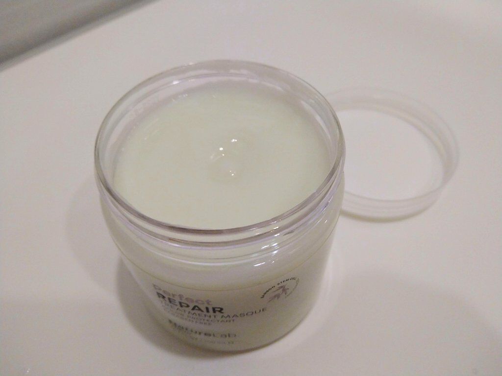 パーフェクト リペア ヘアトリートメントマスク/NatureLab. TOKYO/ヘアマスク・ヘアパックを使ったクチコミ（2枚目）
