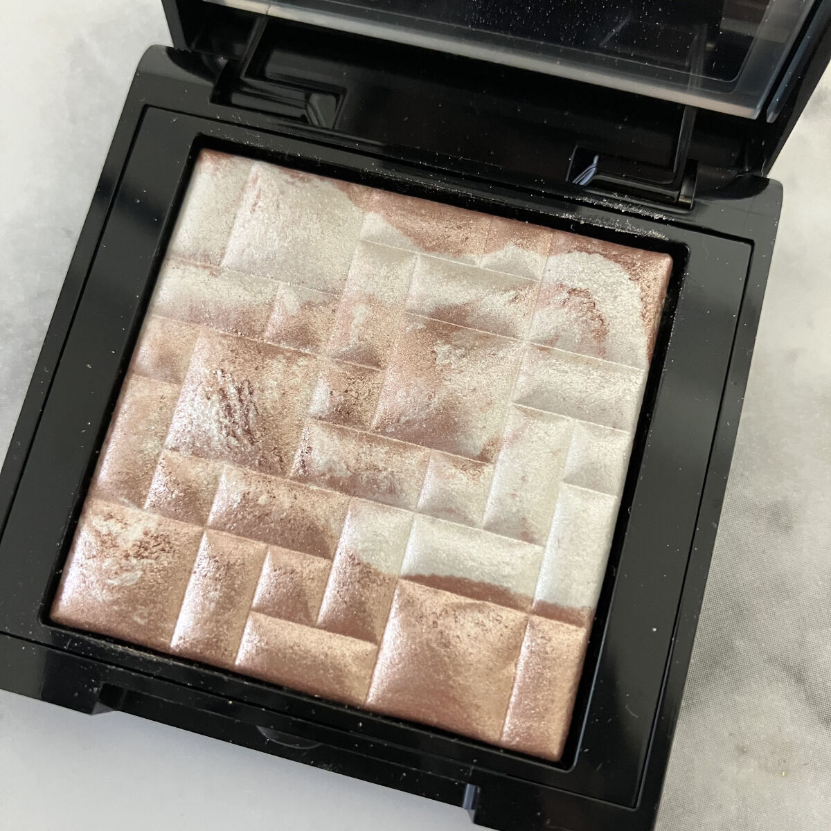 ハイライティング パウダー 35 クォーツグロウ / BOBBI BROWN(ボビイ ...