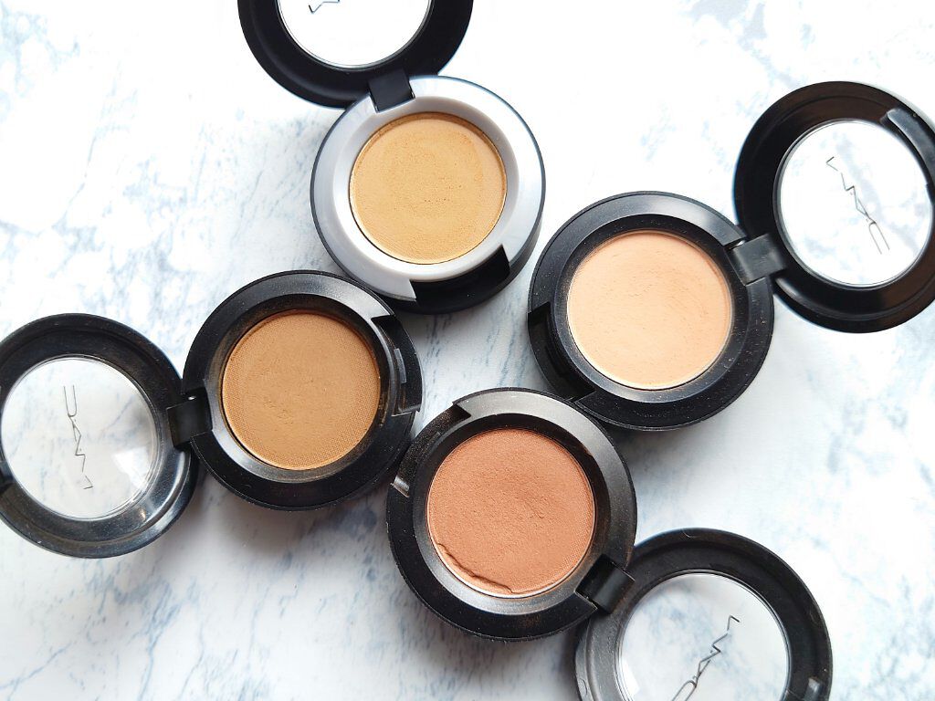 スモール アイシャドウ サモア シルク/M・A・C/単色アイシャドウを使ったクチコミ（2枚目）