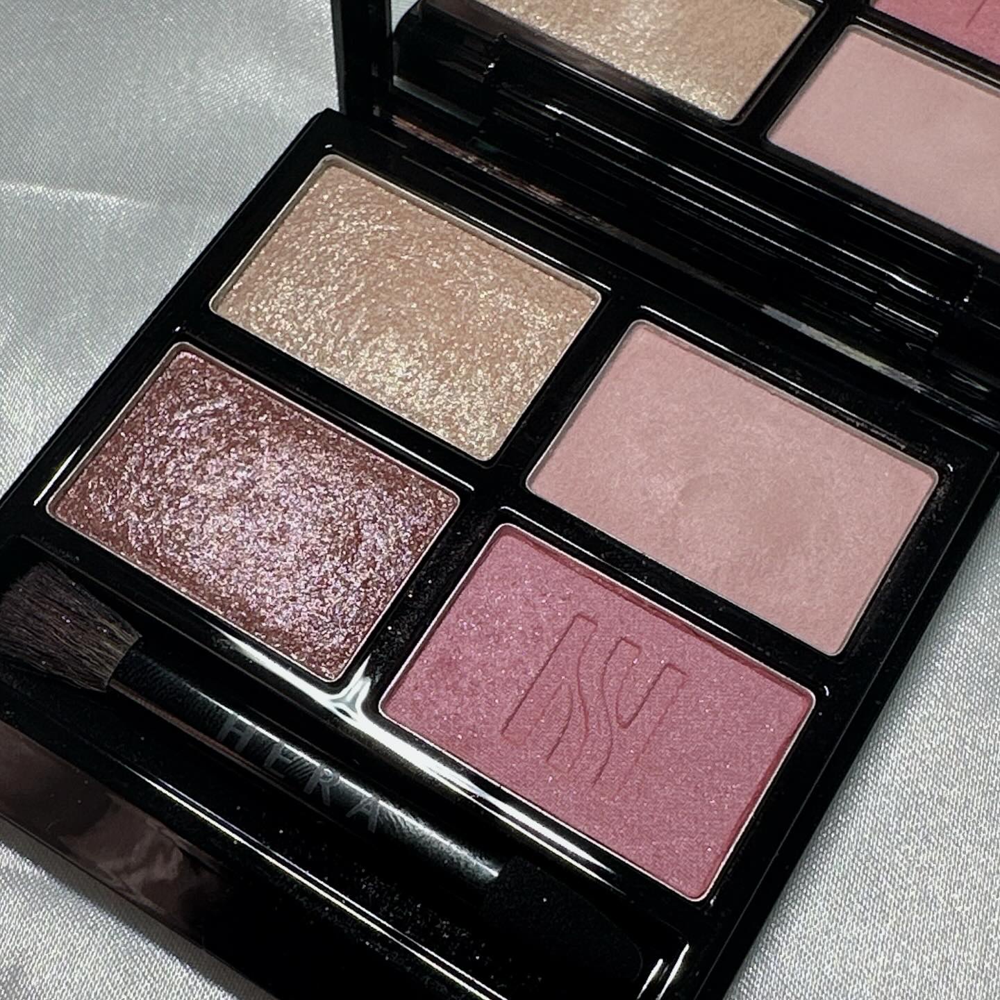 クァッドアイカラーシャドウ/HERA/アイシャドウパレットを使ったクチコミ（2枚目）