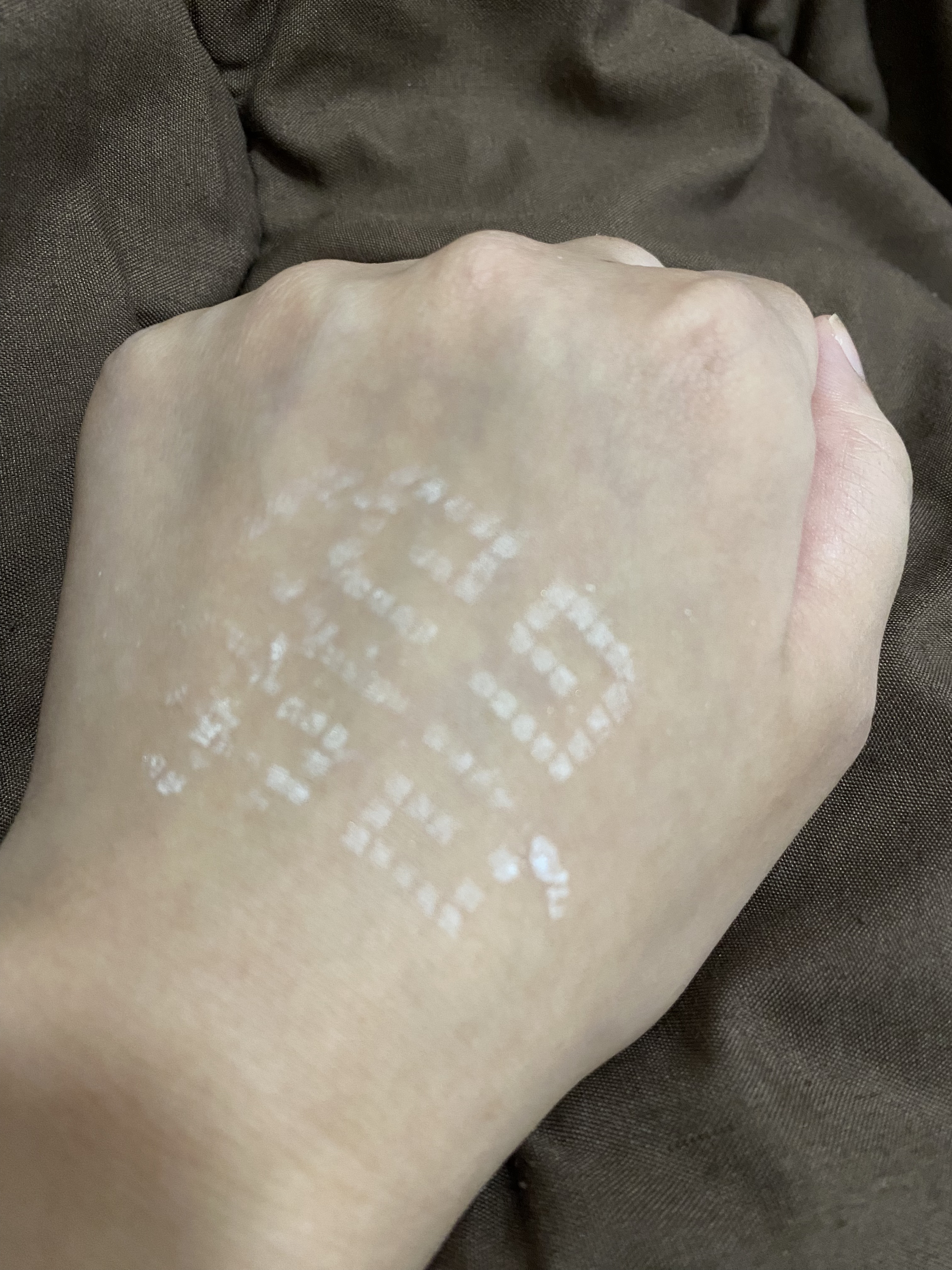 プリズム・リーブル/GIVENCHY/ルースパウダーを使ったクチコミ（2枚目）