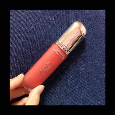 REVLON
ウルトラ HDマット リップカラー700

メタリックタイプです✨


匂いは甘い香りがします
チョコレートとかそうゆう匂いではなく…
飴のような…甘い香りです🍬💕

キラキラしていて
マ