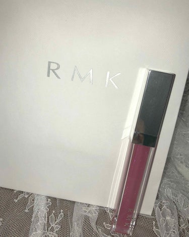 🗣RMK リップジェリーグロス
     No.12 グリマーピンク

すごくかわいい色です、一目惚れして買ってしまいました😫💖
程よいラメ感なので使いやすい◎！！
#初投稿 #RMK #グロス 