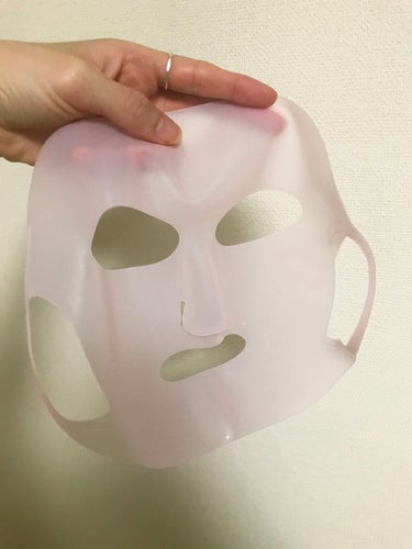 DAISO シリコーン潤マスク 3Dのクチコミ「コットンでパックするのに最適✨
コットンが落ちてくるのを防いでくれるので
両手もあくしうれしみ.....」（2枚目）