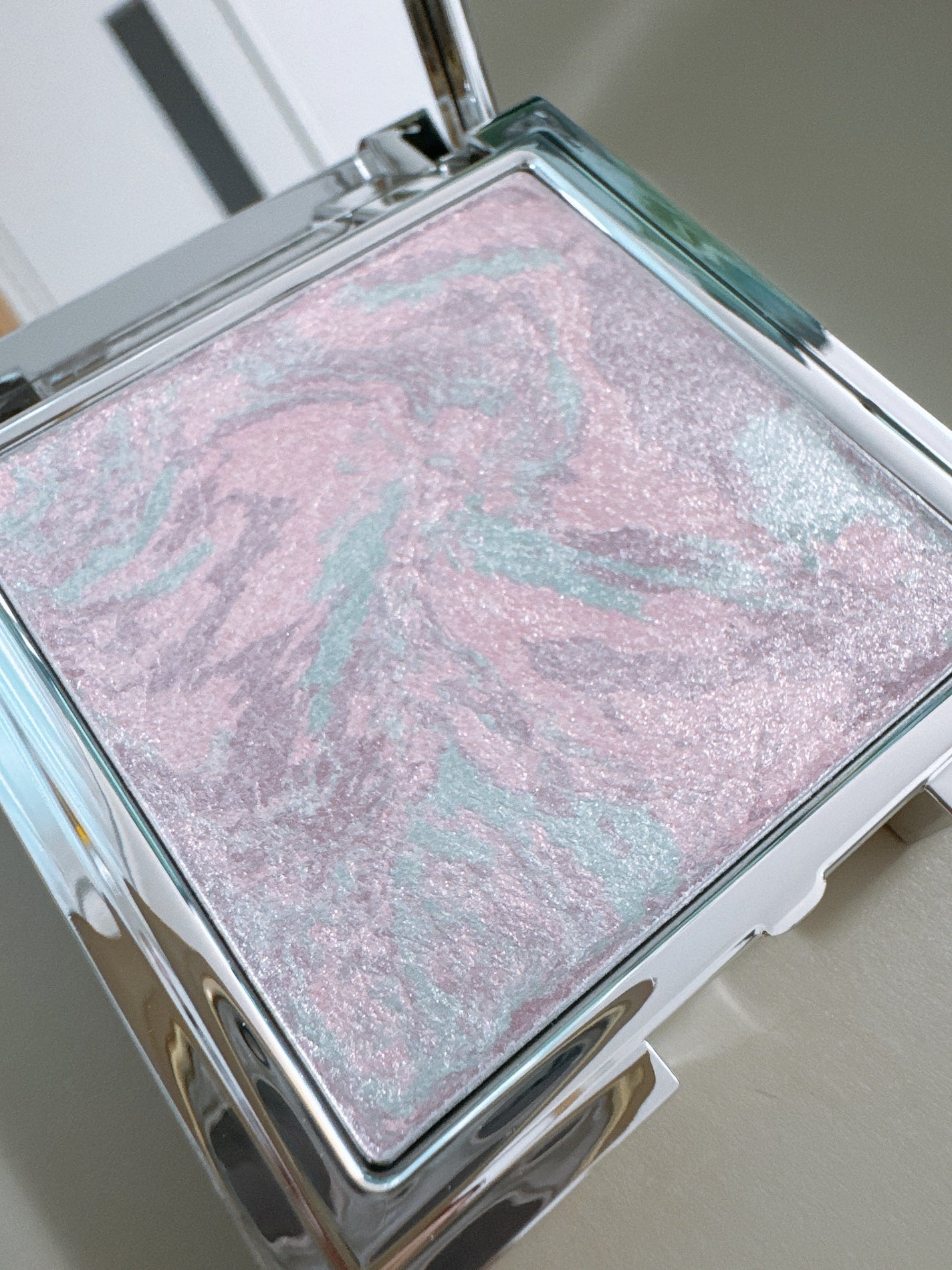 スキンルミナスハイライター/DEAR DAHLIA/パウダーハイライトを使ったクチコミ(1枚目)