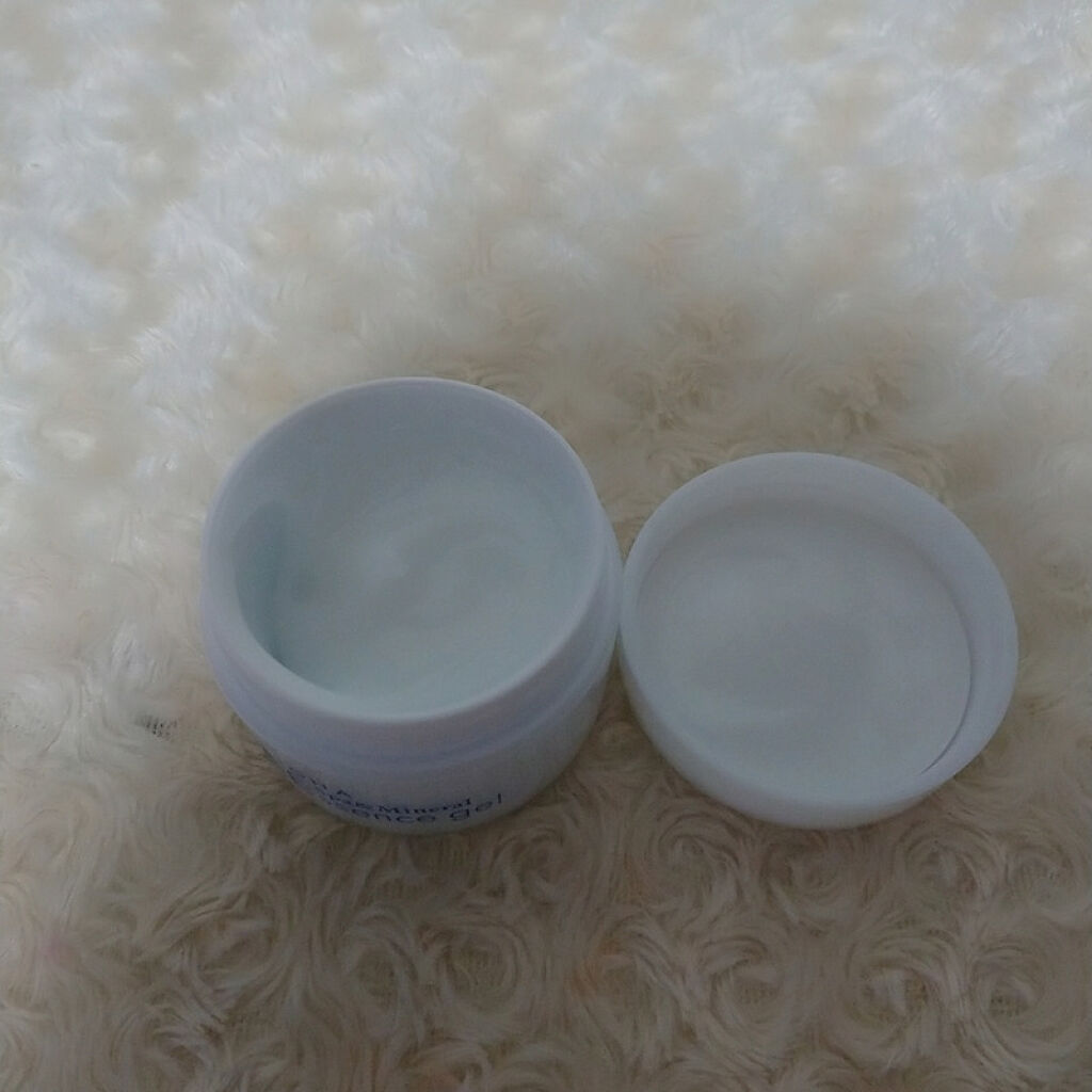 エッセンス ジェル/イオナ スパ＆ミネラル/オールインワン化粧品を使ったクチコミ（3枚目）