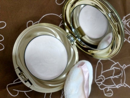 シャイニングムーンパウダー2020 Limited Edition/ミラクルロマンス/プレストパウダーを使ったクチコミ(2枚目)