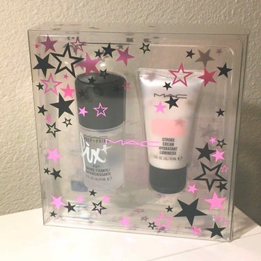 MAC 
ホリデーキット2019
prep+prime fix+
ストロボクリーム(ピンク)
$19.50

ストロボクリームはぱっと出し白いけどピンクの細かなラメとツヤで、伸びも肌馴染みもピッタリ✨
