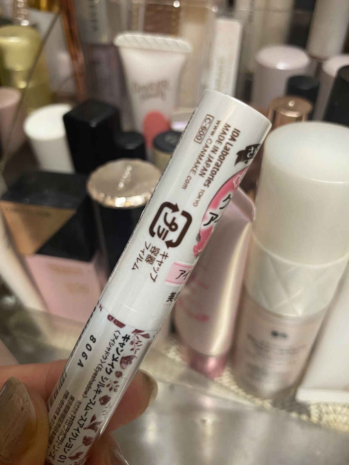 シルキースムースアイクレヨン No.01 クラシックボルドー/キャンメイク/リキッドアイシャドウを使ったクチコミ（3枚目）