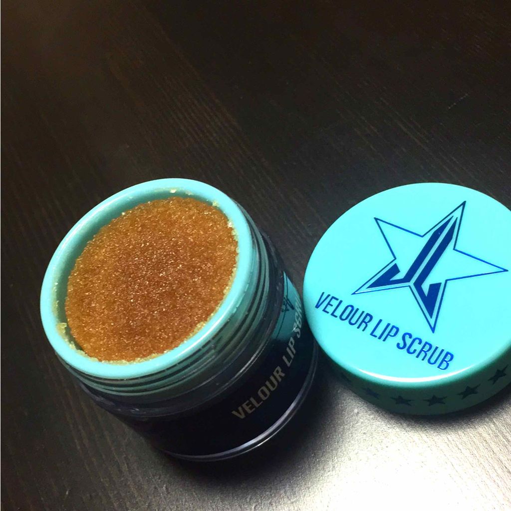 Velour Lip Scrub/Jeffree Star Cosmetics/リップスクラブを使ったクチコミ(2枚目)