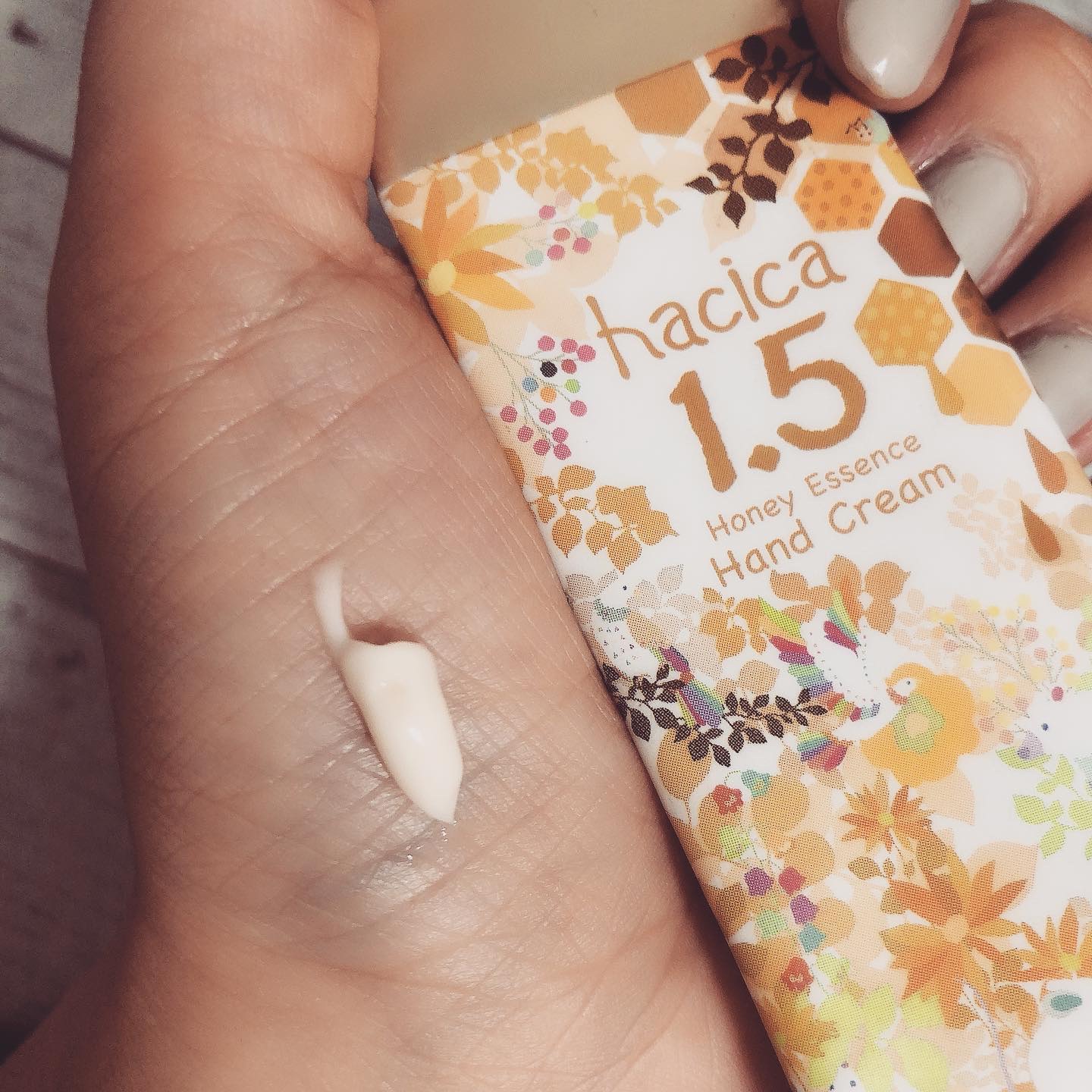 ハニーエッセンス ハンドクリーム 1.5 / hacicaの口コミ