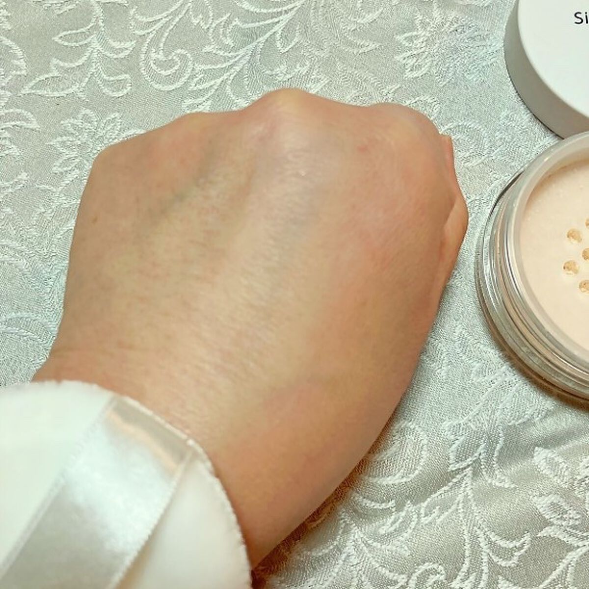 シルキーフィットパウダー /コモエース/ルースパウダーを使ったクチコミ(5枚目)