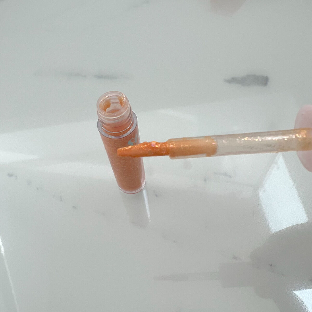 シュガー トゥインクル リキッド グリッター/PERIPERA/グリッターを使ったクチコミ（3枚目）