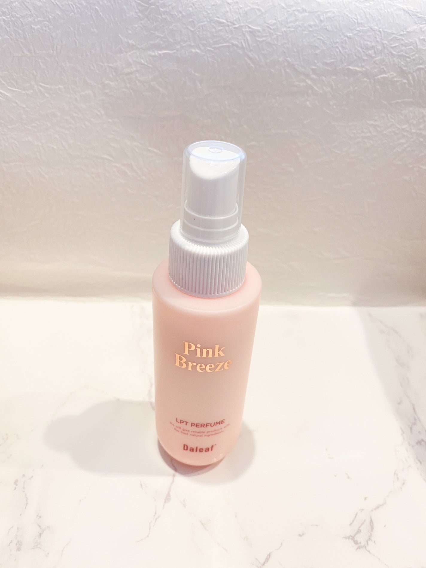 パフュームヘアパックインミスト Pink Breeze/Daleaf/アウトバストリートメントを使ったクチコミ(1枚目)