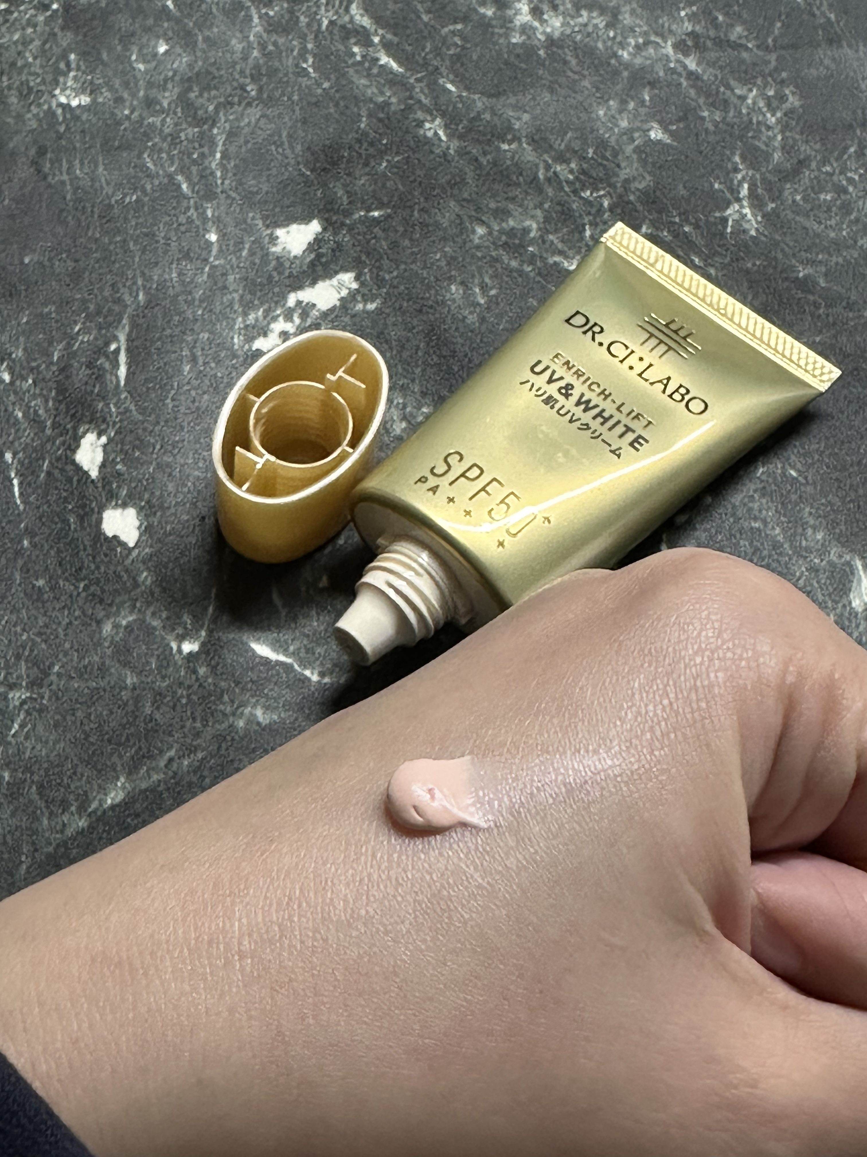 UV＆WHITEエンリッチリフト50+/ドクターシーラボⓇ/日焼け止めクリームを使ったクチコミ（3枚目）
