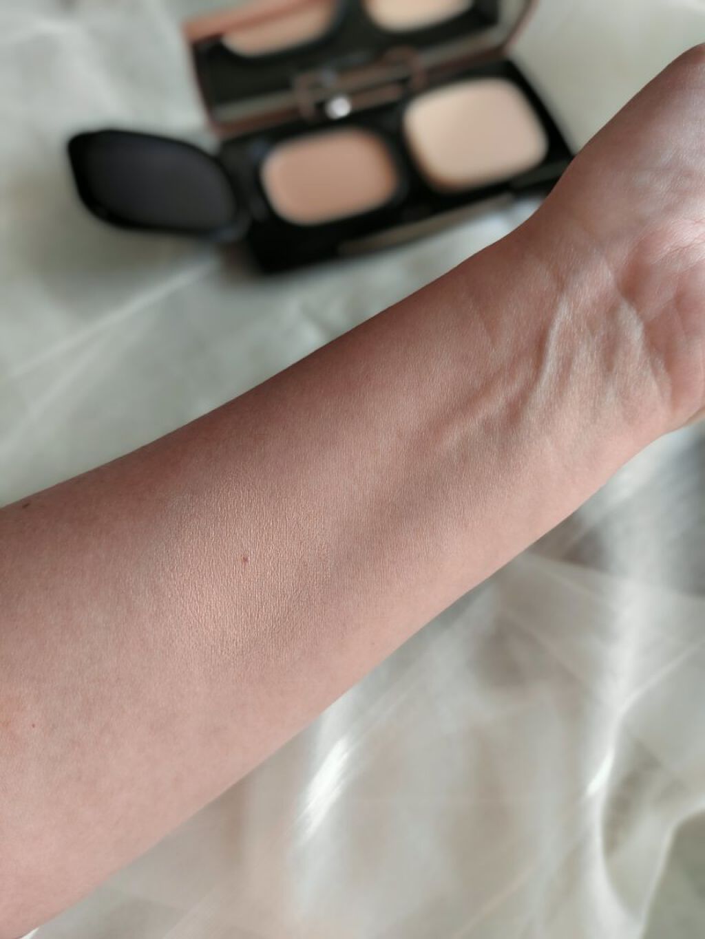 フローレス フィット FN20/COVERMARK/クリーム・エマルジョンファンデーションを使ったクチコミ（2枚目）