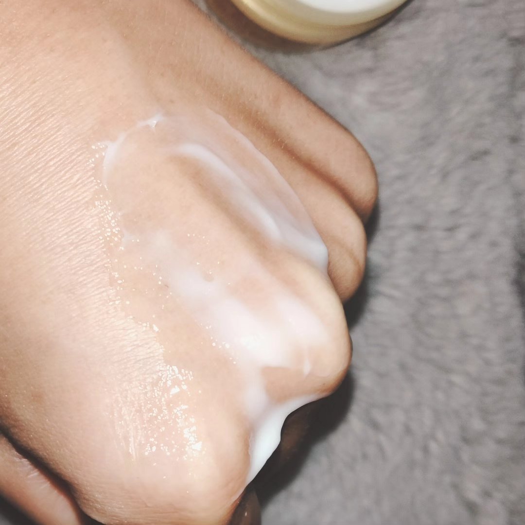 小林製薬より商品提供をいただきました🌿
マダムジュジュ　リンクルクリーム

無香料☘
香りがないので、使いやすかったです𓃠
しっとりした使用感があります🍀
伸びがよくて気持ちが良い感じがしました(=^・^=)
パッケージもシンプルで良