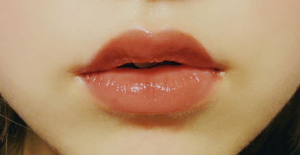 ルージュ ピュールクチュール ヴェルニ ヴィニルクリーム/YVES SAINT LAURENT BEAUTE/口紅を使ったクチコミ(3枚目)