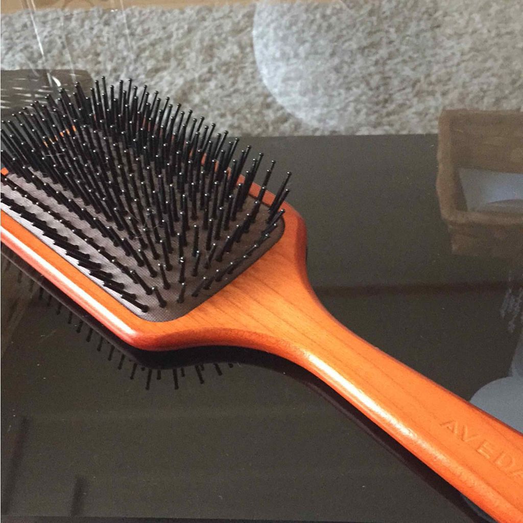 パドル ブラシ/AVEDA/ヘアブラシ by くま