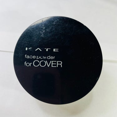 KATE フェイスパウダーNのクチコミ「使ってはいるのですが粉がこぼれやすいです(-_-;)
後、粉が付きすぎるのかよく落ちます(;.....」（1枚目）