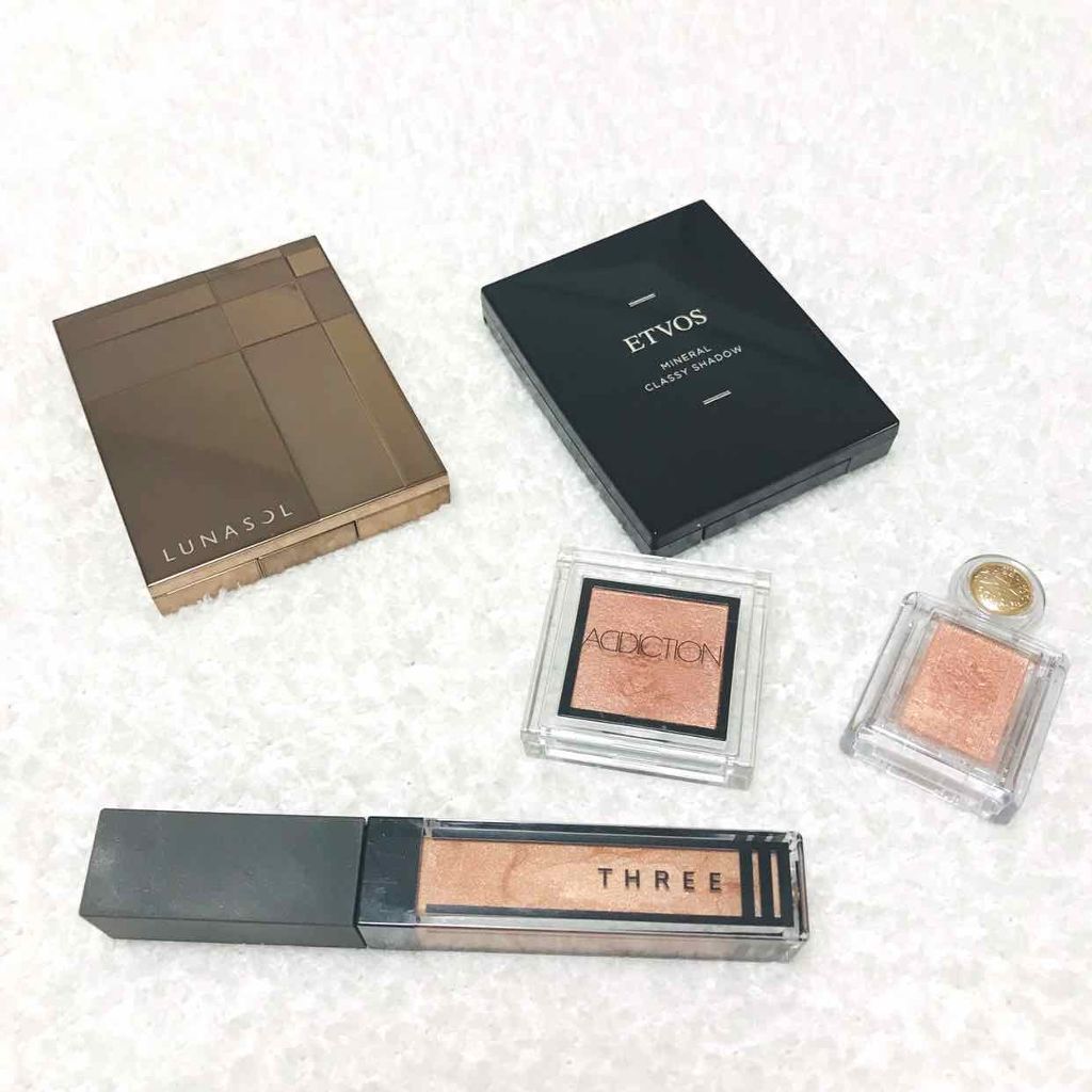 ウイスパーグロスフォーアイ/THREE/リキッドアイシャドウを使ったクチコミ（2枚目）