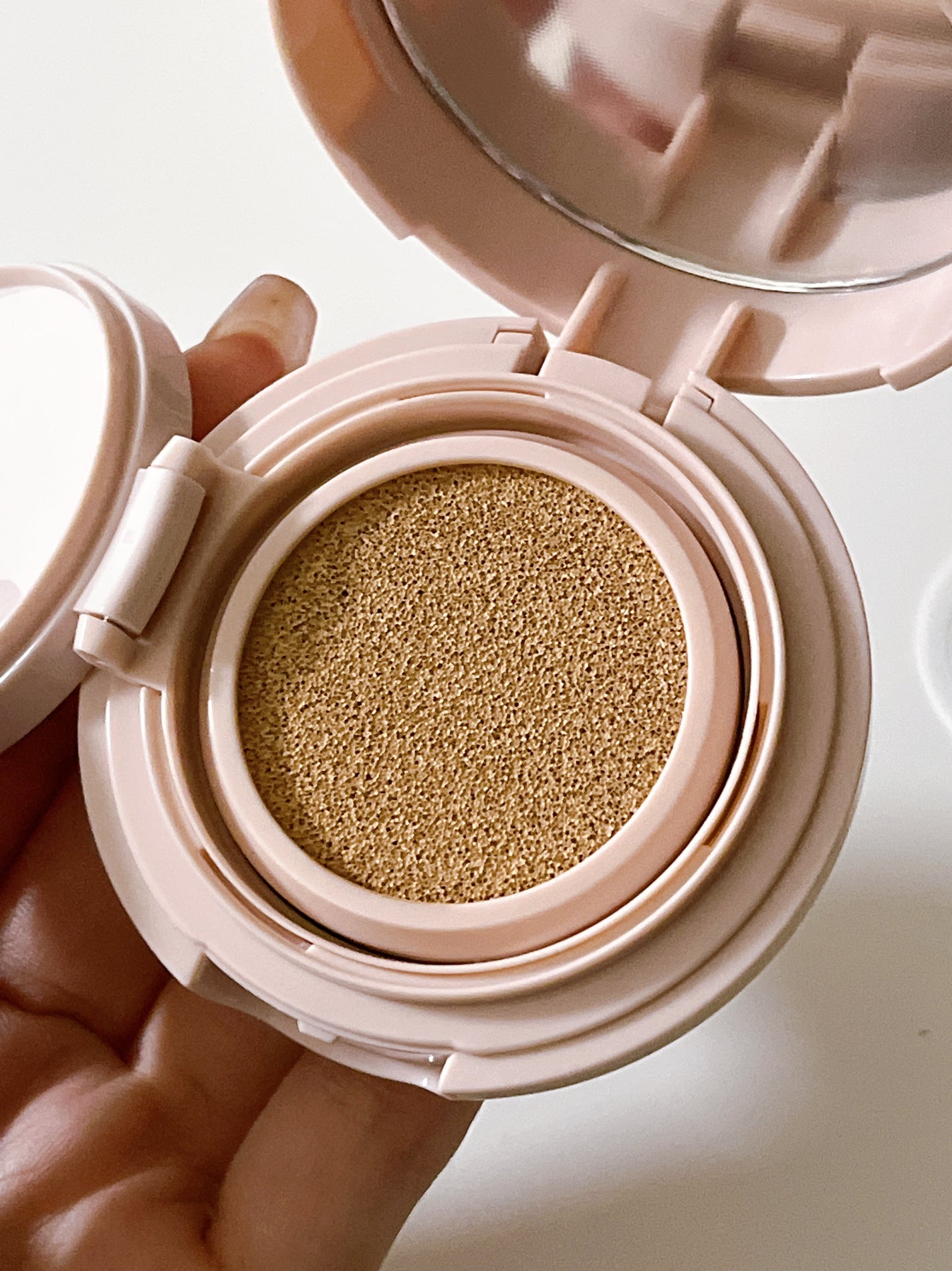 アンドバイロムアンド メロウマットクッション/&nd by rom&nd/クッションファンデーションを使ったクチコミ(4枚目)