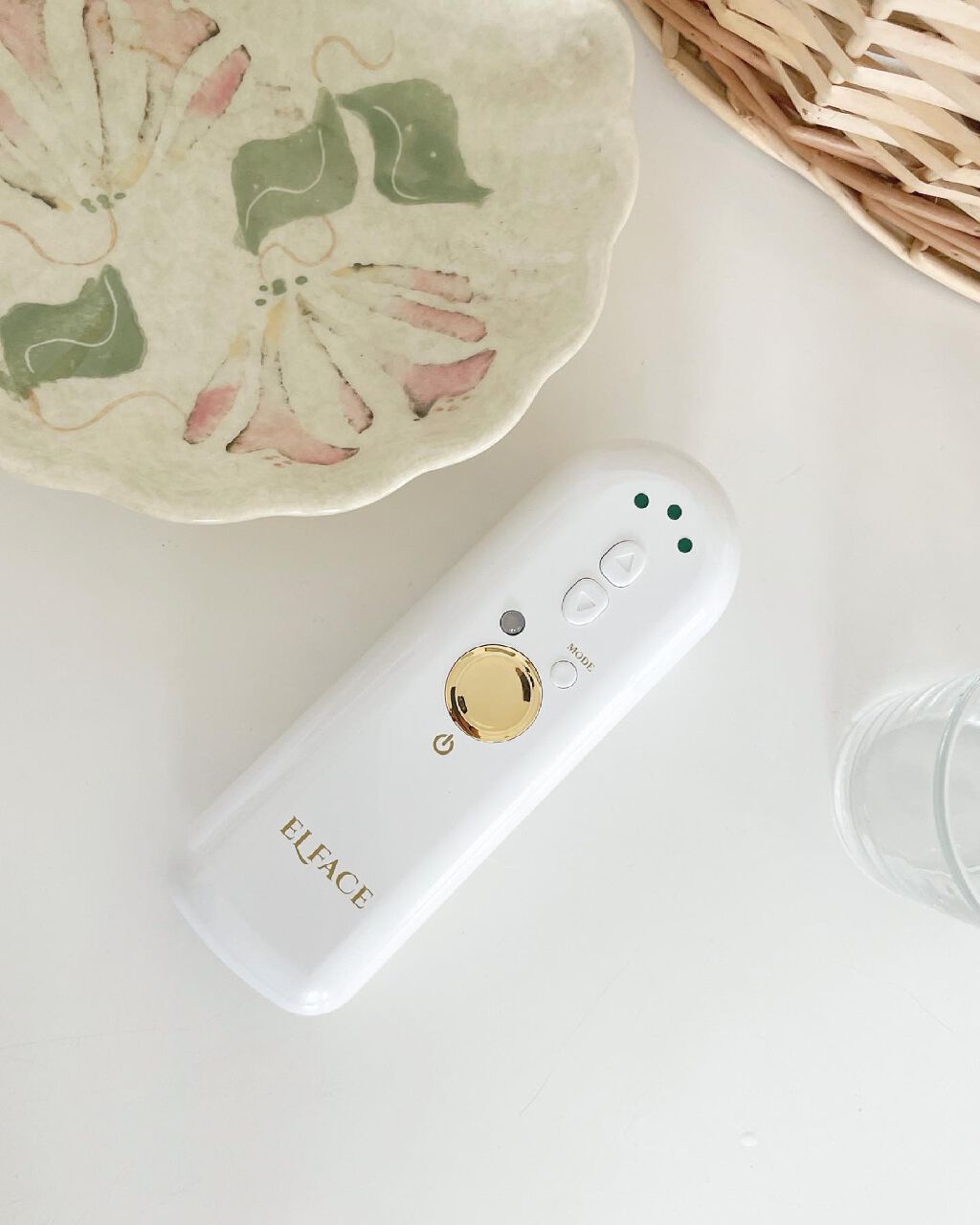 衝撃の効果を誇る韓国の美顔器..
動画でご確認あれ！


新しい美顔器を使って、半月程が経ちました。
動画で効果を撮影してみたので、
気になる方は見てね✌︎

ELFACE
¥45,000

撮ってみて、改めて驚き😦
リアルに驚いた顔して