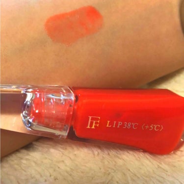 フローフシLIP38°Cリップトリートメント+5°Cの紹介です
こちらのリップは毎日使ってたら唇の色が少しづつ変わるらしいリップです
私はちなみに実感がありません‪w

私はグロスとして使っています
私