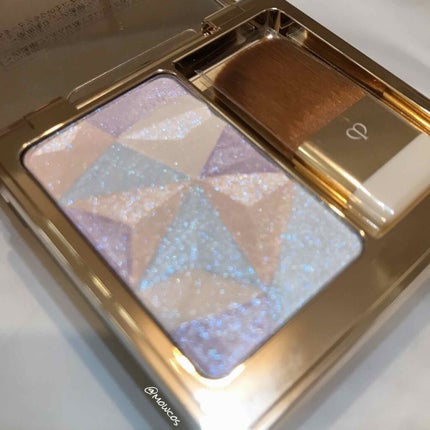 クレ・ド・ポー ボーテ レオスールデクラ 101 ムーンシマ—/クレ・ド・ポー ボーテ/パウダーハイライトを使ったクチコミ(2枚目)