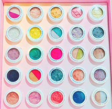 これは魔法の絵本…？？！😍💕💕💕💕

💎💜color pop   Is This Real Life?  super shock shadow vault💎💜

カラーポップ からでてるスーパーショック