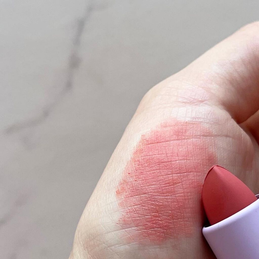 Y.M on LIPS 「オンスワンステップソフトマットリップスティック最近日本に上陸し..」(5枚目)