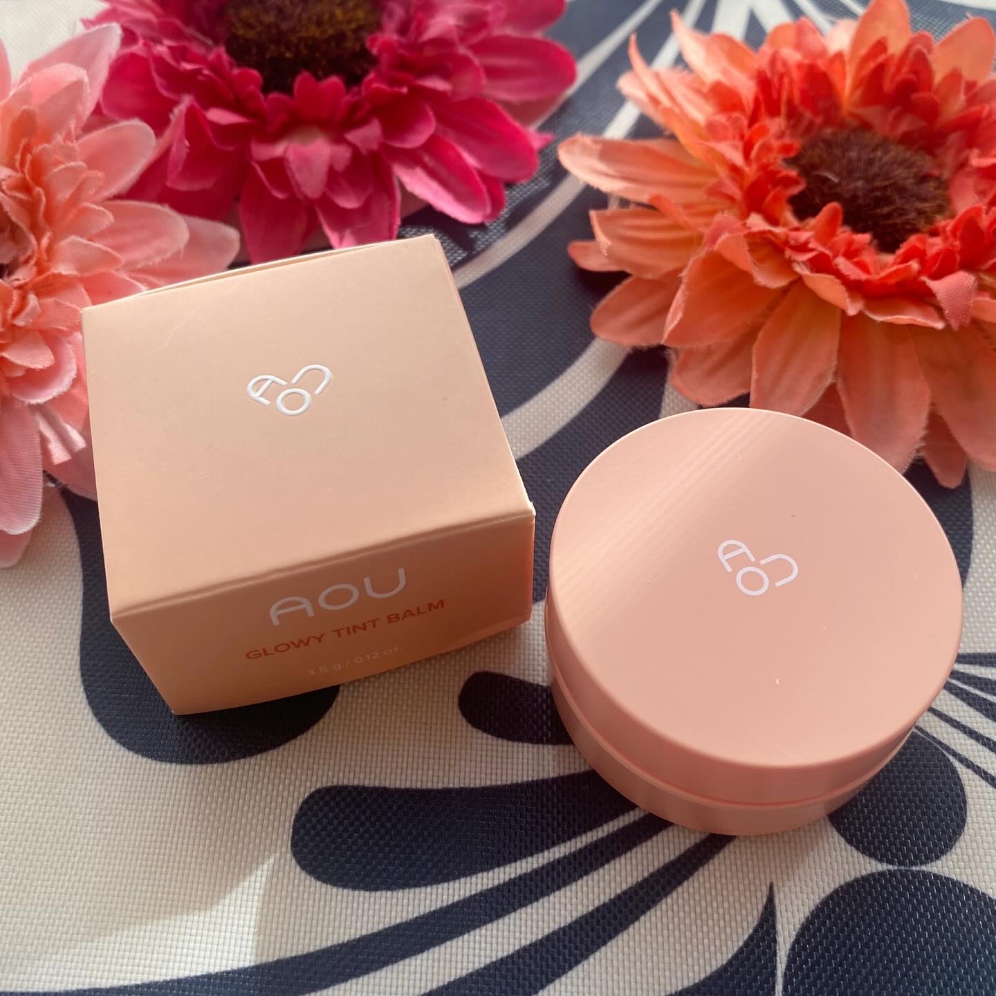 GLOWY TINT BALM 02 PERSIMMON BALM/AOU/リップグロスを使ったクチコミ（2枚目）