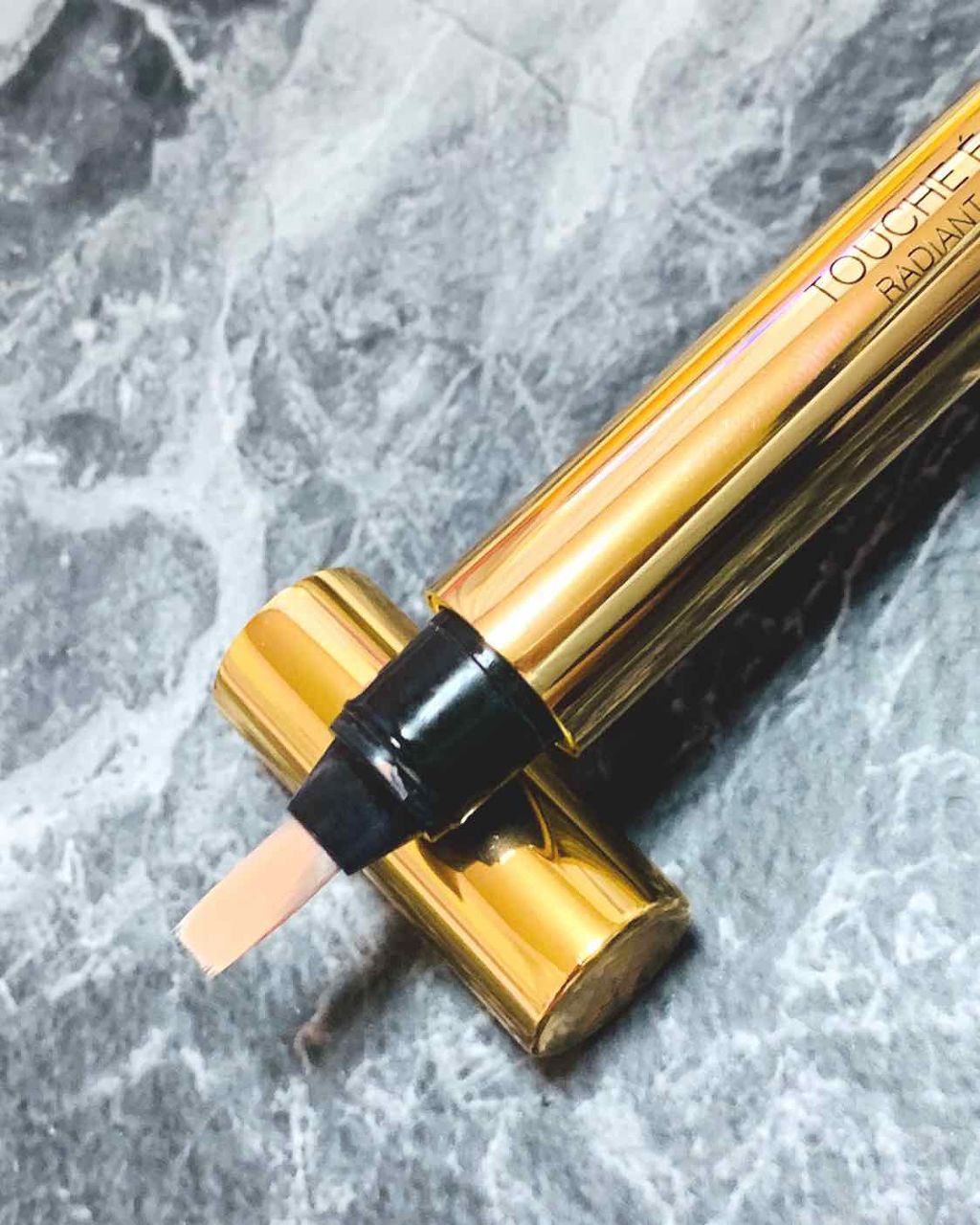 ラディアント タッチ/YVES SAINT LAURENT BEAUTE/リキッドコンシーラーを使ったクチコミ(2枚目)