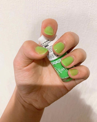 ピスタチオネイル💅💚
最近ピスタチオカラー流行ってて服もグリーン系な物ばっか買っちゃう🙄
元々緑は1番好きな色なんだけどね🤭💗
18歳くらいの時に買ってなかなかこの色の出番ないなーって思ってた！！
塗っ