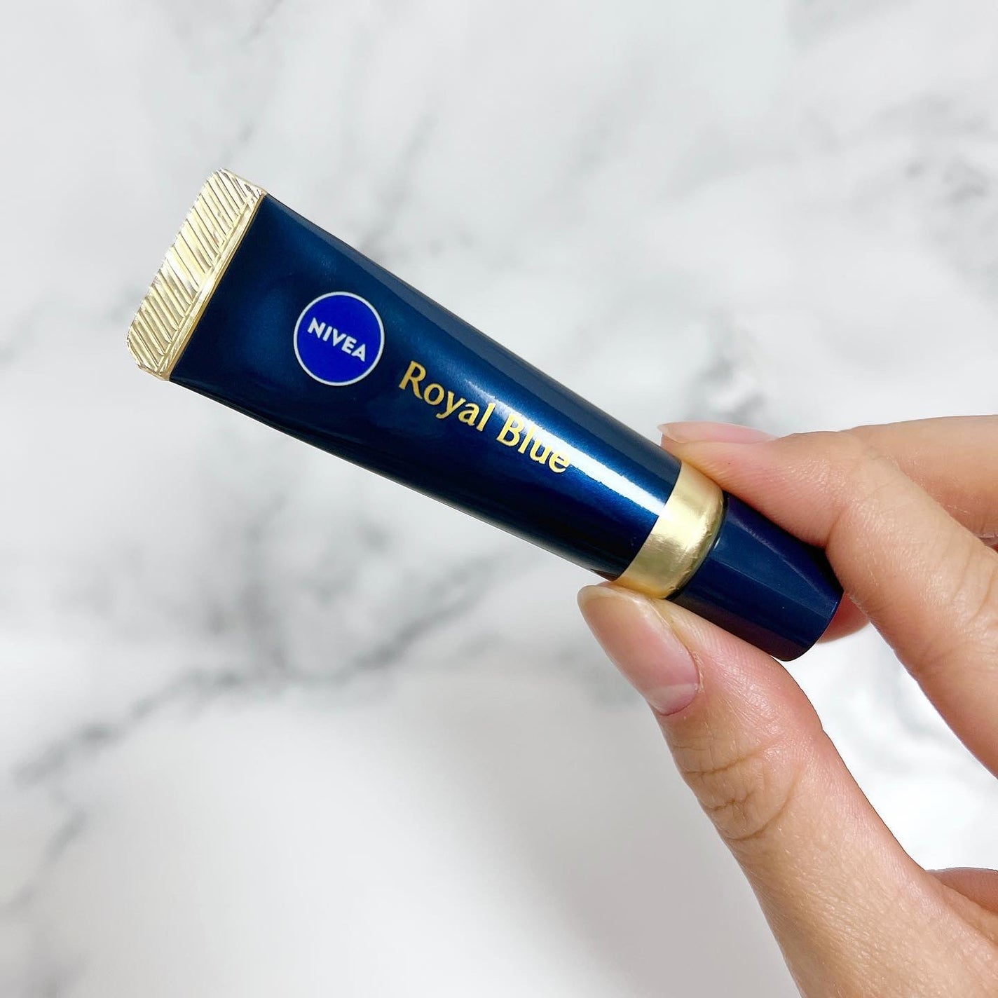 ニベア ロイヤルブルーリップ 濃密美容ケア/ニベア/リップ美容液を使ったクチコミ(4枚目)