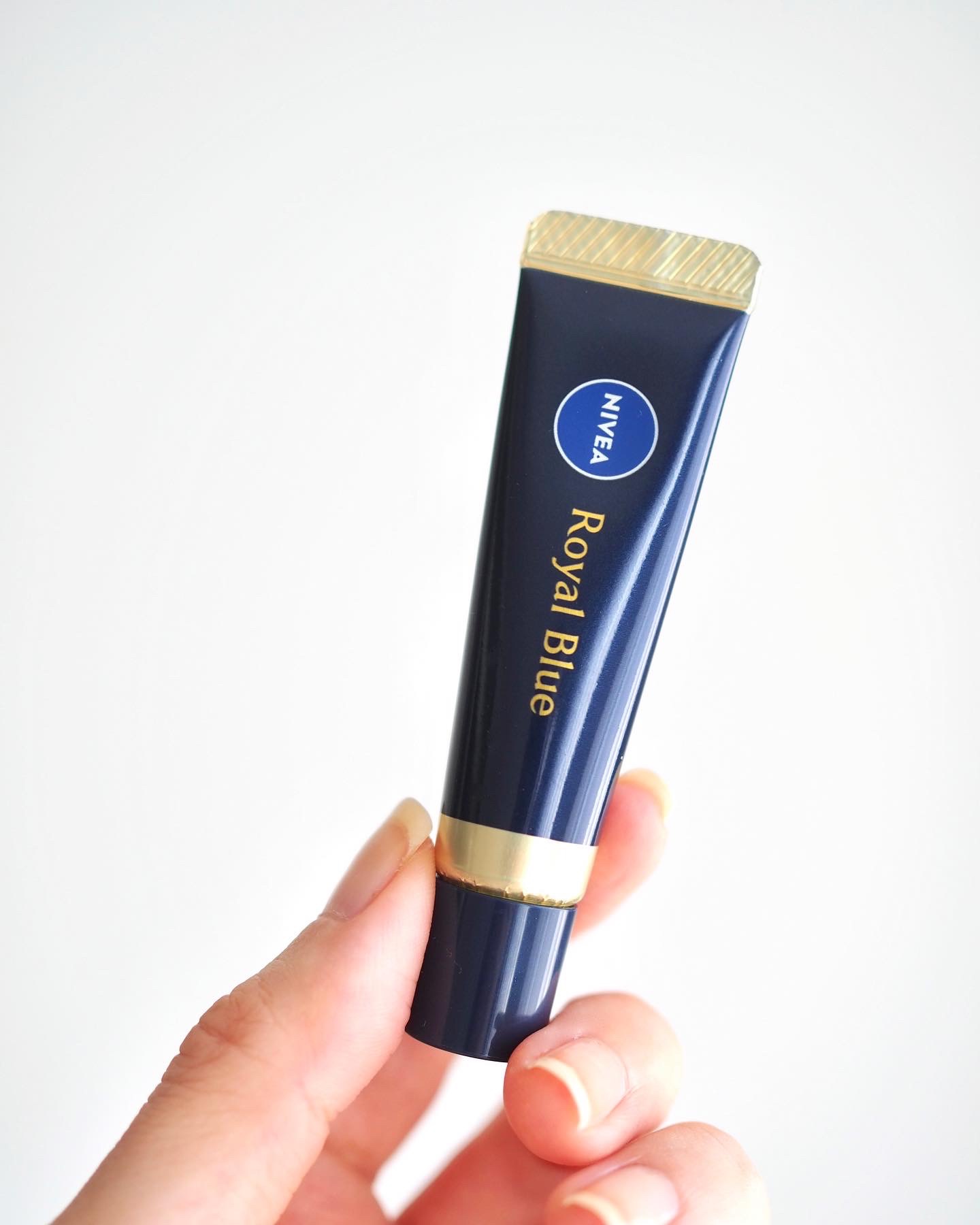 ニベア　ロイヤルブルーリップ　濃密美容ケア/ニベア/リップ美容液を使ったクチコミ（3枚目）