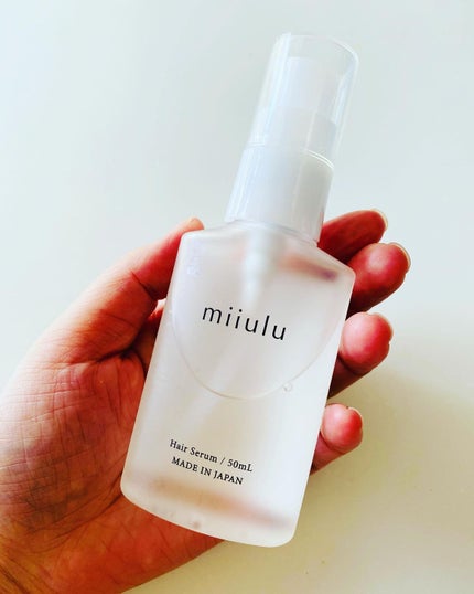 miiulu<ミウル> ヘアセラムのクチコミ「香りが最高✨✨
シンプルでコンパクトな手のひらサイズの可愛いパッケージ。
濃厚だけどベタつか.....」(3枚目)