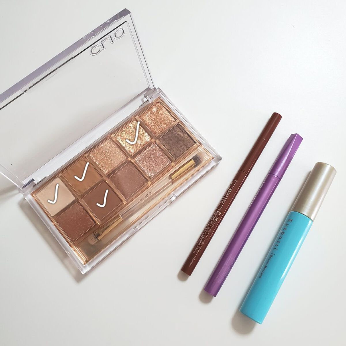 「密着アイライナー」ショート筆リキッド/デジャヴュ/リキッドアイライナーを使ったクチコミ（3枚目）