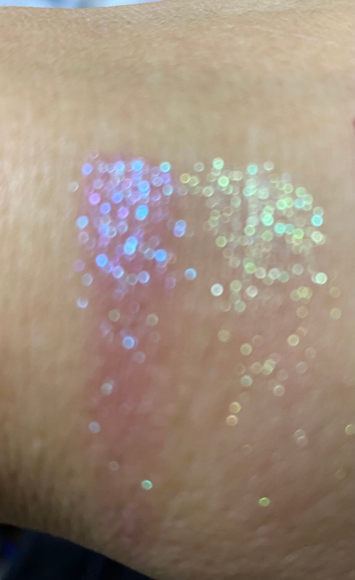 ゆた on LIPS 「めっちゃちっこいアイシャドウ缶に入ってて可愛い✨蓋はスライド式..」(9枚目)